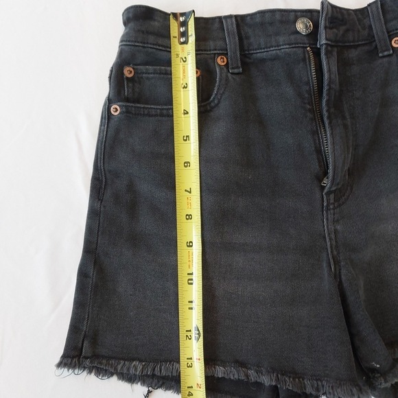 American Eagle Highest Rise 90's Boyfriend Jean Shorts Women's Sz 4 Black Denim - Picture 5 of 9